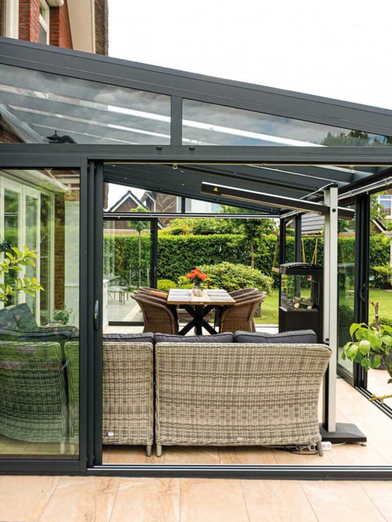 Terrassenüberdachung mit Glasschiebeelementen