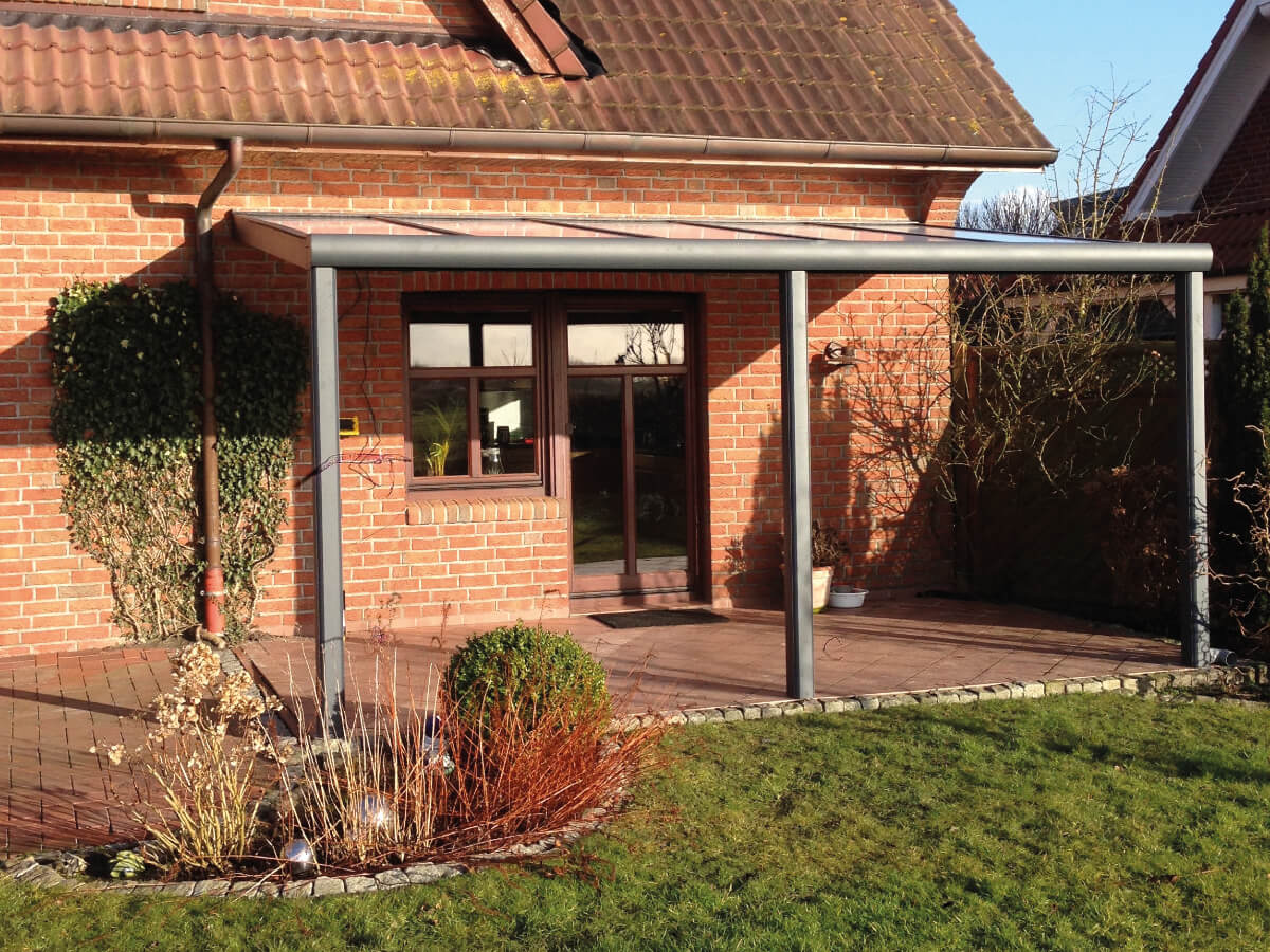 Terrassenüberdachung mit Glasdach in Anthrazit